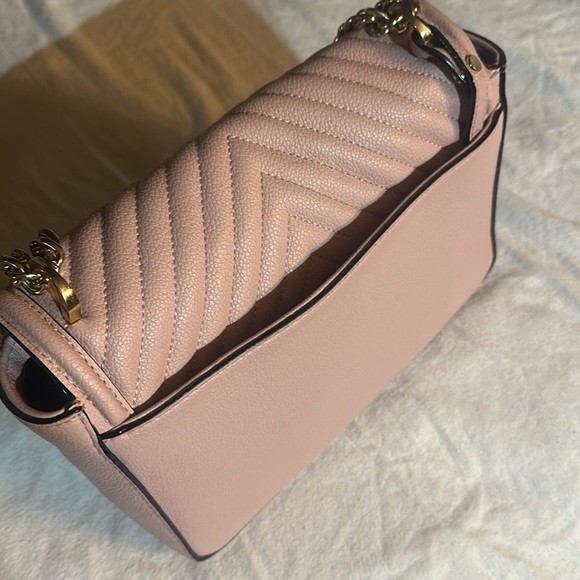 *NEW* Baby Pink Victorias Secret Purse w/ Goldtone Chain Straps - Picture 4 of 9